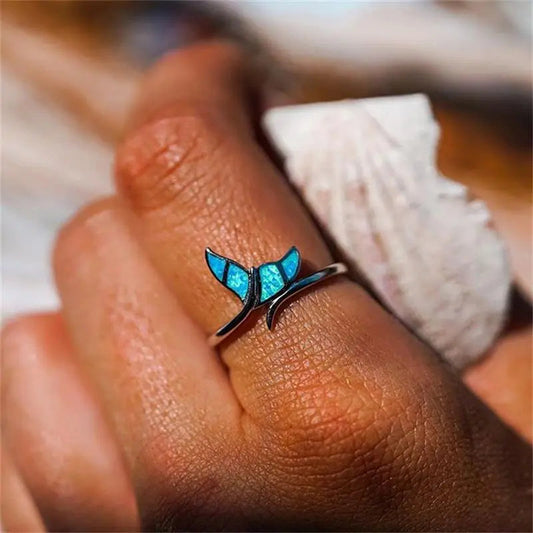 Anello a coda di balena in argento e opale