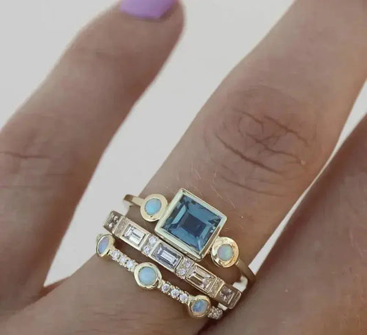 Anello vintage in cristallo blu