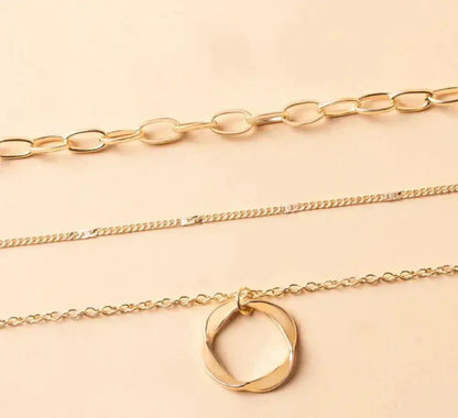 Collana a catena e pendente con oro vintage a più strati