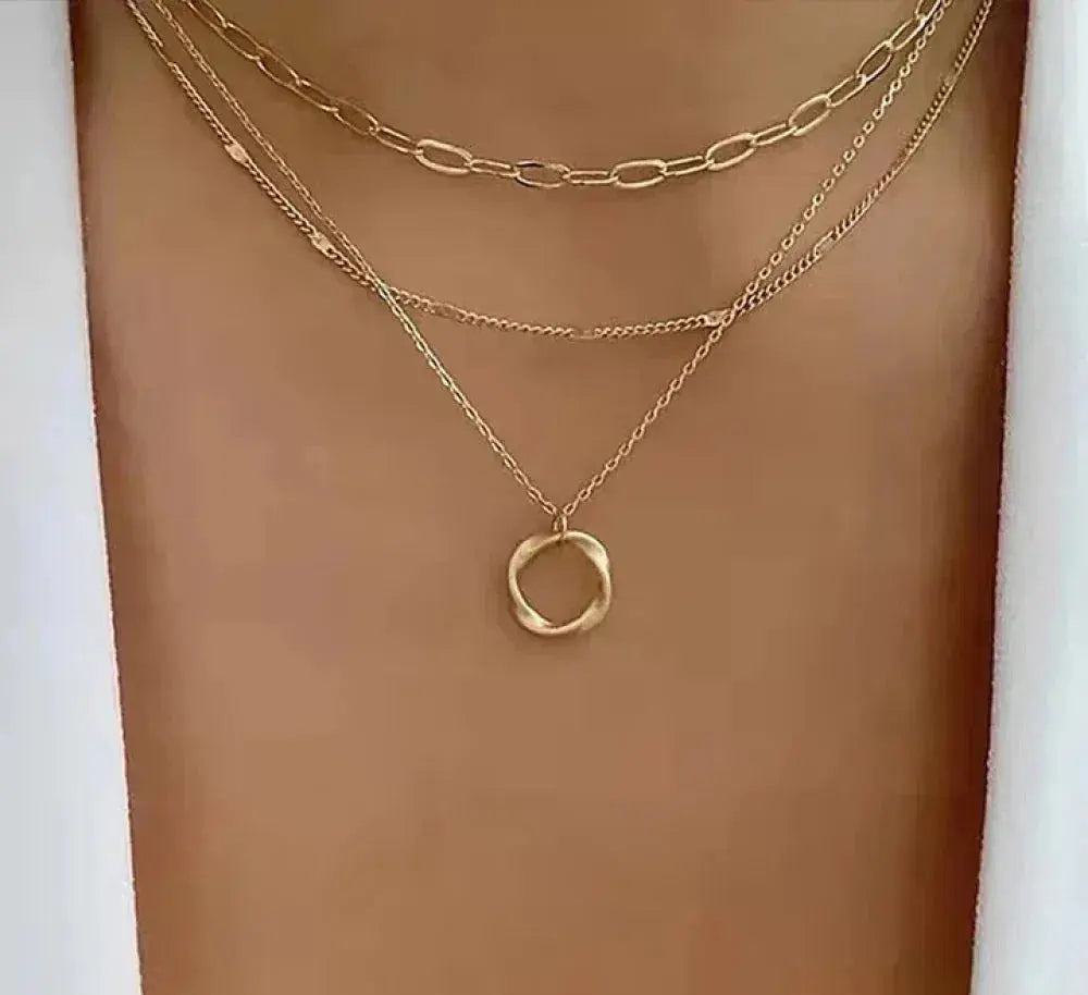 Collana a catena e pendente con oro vintage a più strati