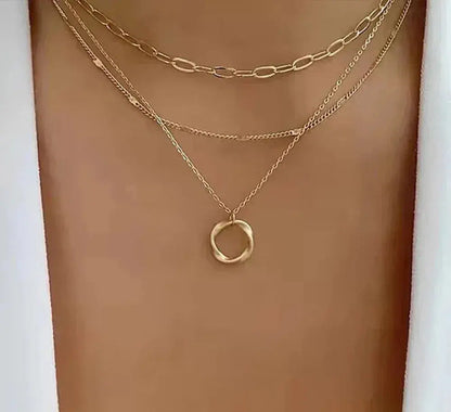 Collana a catena e pendente con oro vintage a più strati