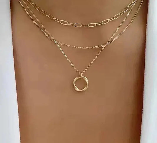 Collana a catena e pendente con oro vintage a più strati